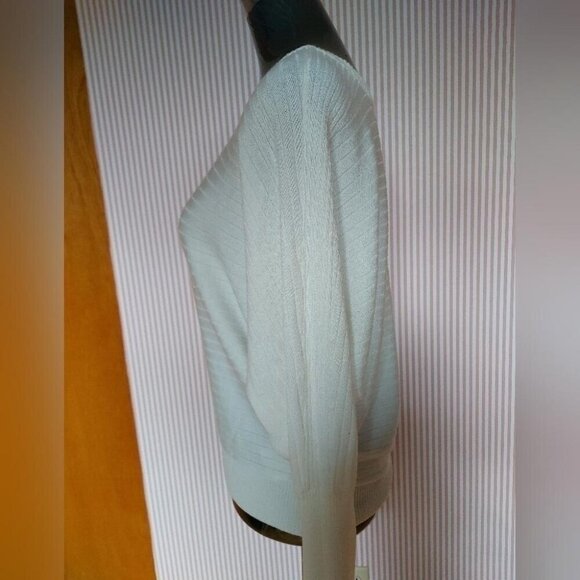 Classic Minimalist Crew Neck Sweater BCBGeneration Relaxed Fit Effortless Cozy - Picture 2 of 5